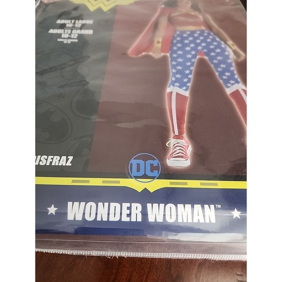 Wonder Woman Costume DC Comics Leggings Cape Gauntlets Top Halloween Adult L - Picture 7 of 12